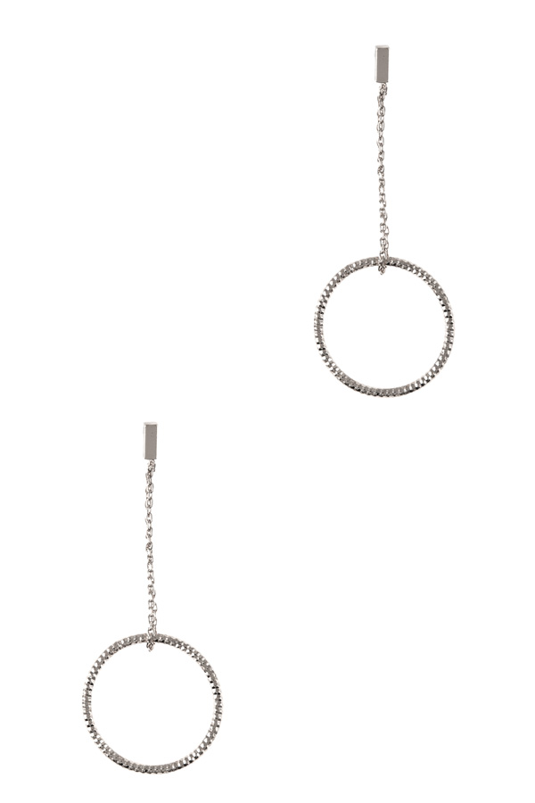 Metal circle drop earrings