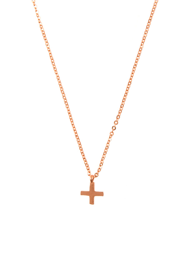 Cross pendant necklace