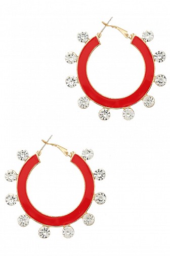 STUD EARRING WITH PEARL ACCENT ALL AROUND