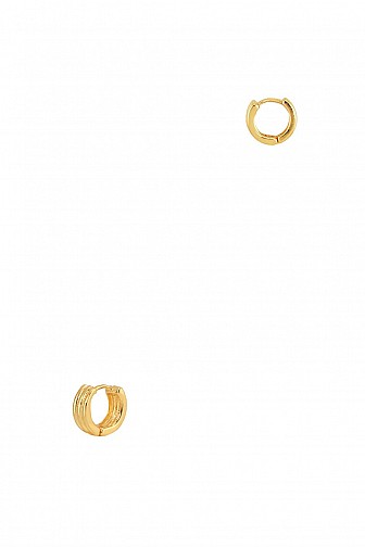 LAYER HUGGIE HOOP EARRING