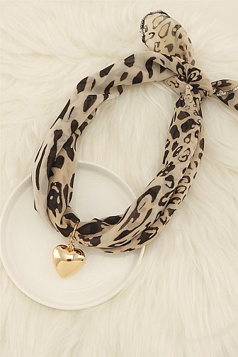 LEOPARD PRINT NECKLACE WITH A DANGLING HEART CHARM