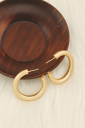 SMOOTH POLISHED METAL CHUNKY HOOP EARRING