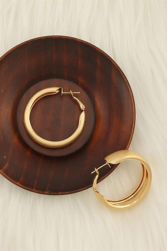 MINIMALIST SMOOTH POLISHED METAL HOOP EARRING