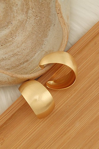 SMOOTH POLISHED WIDE CURVED HOOP EARRING