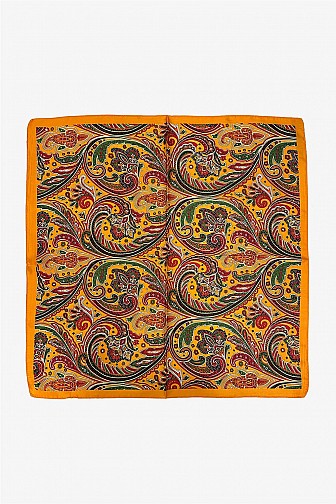 EYE-CATCHING PRINT BANDANA SCARF