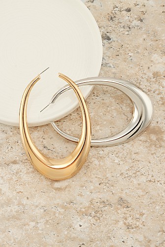OVERSIZED SCULPTURAL OVAL HOOP EARRING