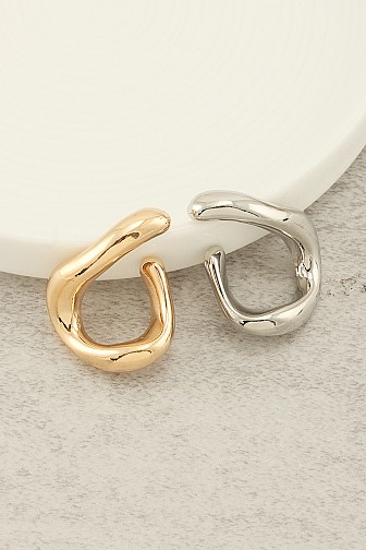 POLISHED ORGANIC WAVE HOOP EARRING