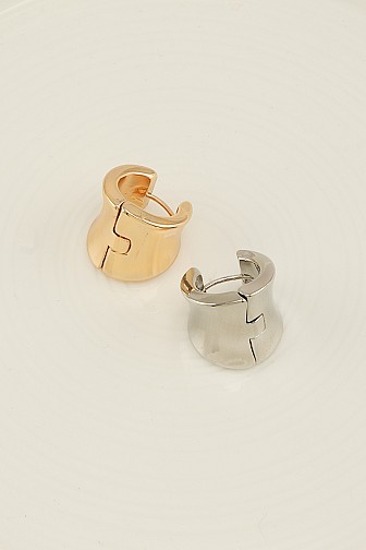 SLEEK TAPERED HUGGIE HOOP EARRING