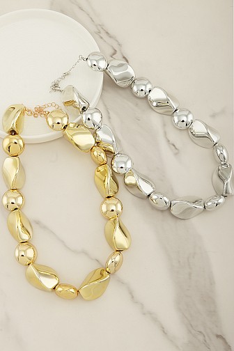 ALTERNATING SCULPTURAL BEAD STATEMENT NECKLACE