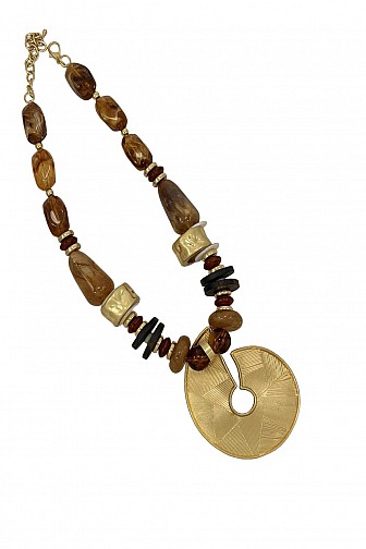 Chunky Resin and Gold Pendant Necklace