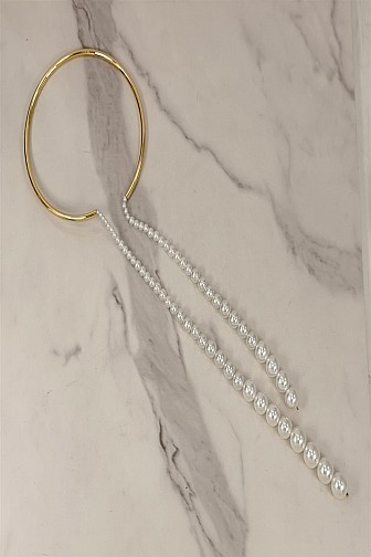 Gold chocker with pearls