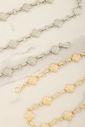 Textured Clover Charm Link Chain Belt