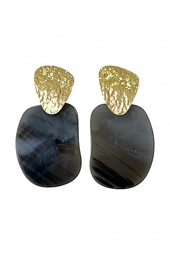 MINIMALIST HAMMERED GOLD ORGANIC ACRYLIC DROP EARRINGS