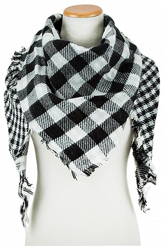 TWO DIFFERENT SCALE OF REVERSIBLE BUFFALO TRIANGLE SCARF