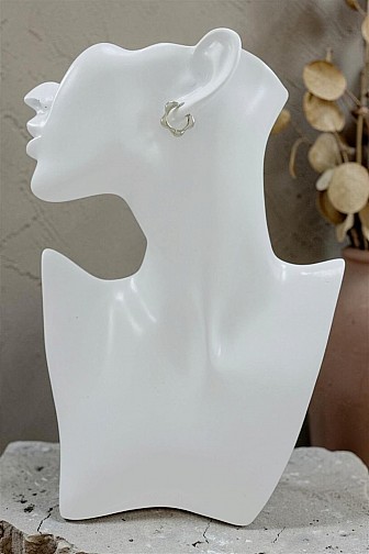 ORGANIC FLOWER MOLTEN HUGGIE HOOP EARRINGS