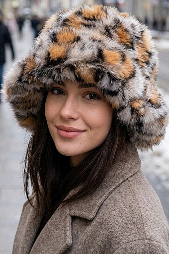 FLUFFY LEOPARD PRINT FAUX FUR CLOCHE BUCKET HAT