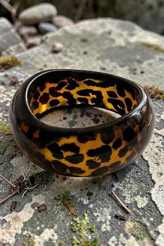 CHUNKY TORTOISE LEOPARD PRINT ACRYLIC BANGLE BRACELET
