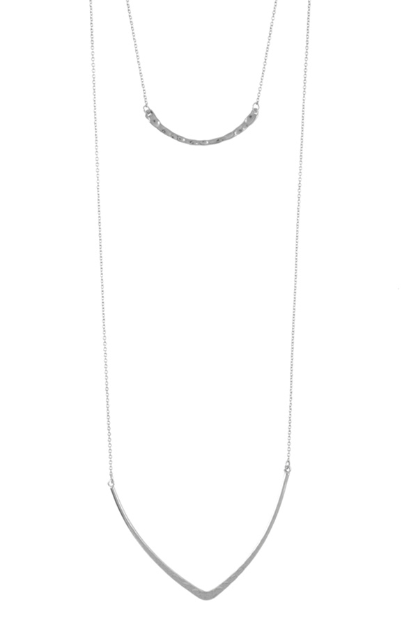 V shape textured pendant necklace