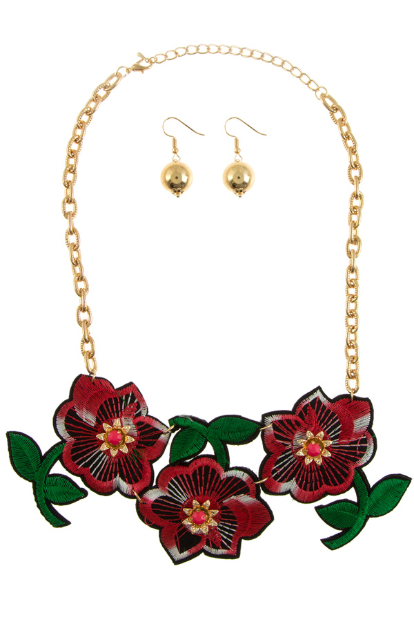 Embroidery with gold chain necklace sets