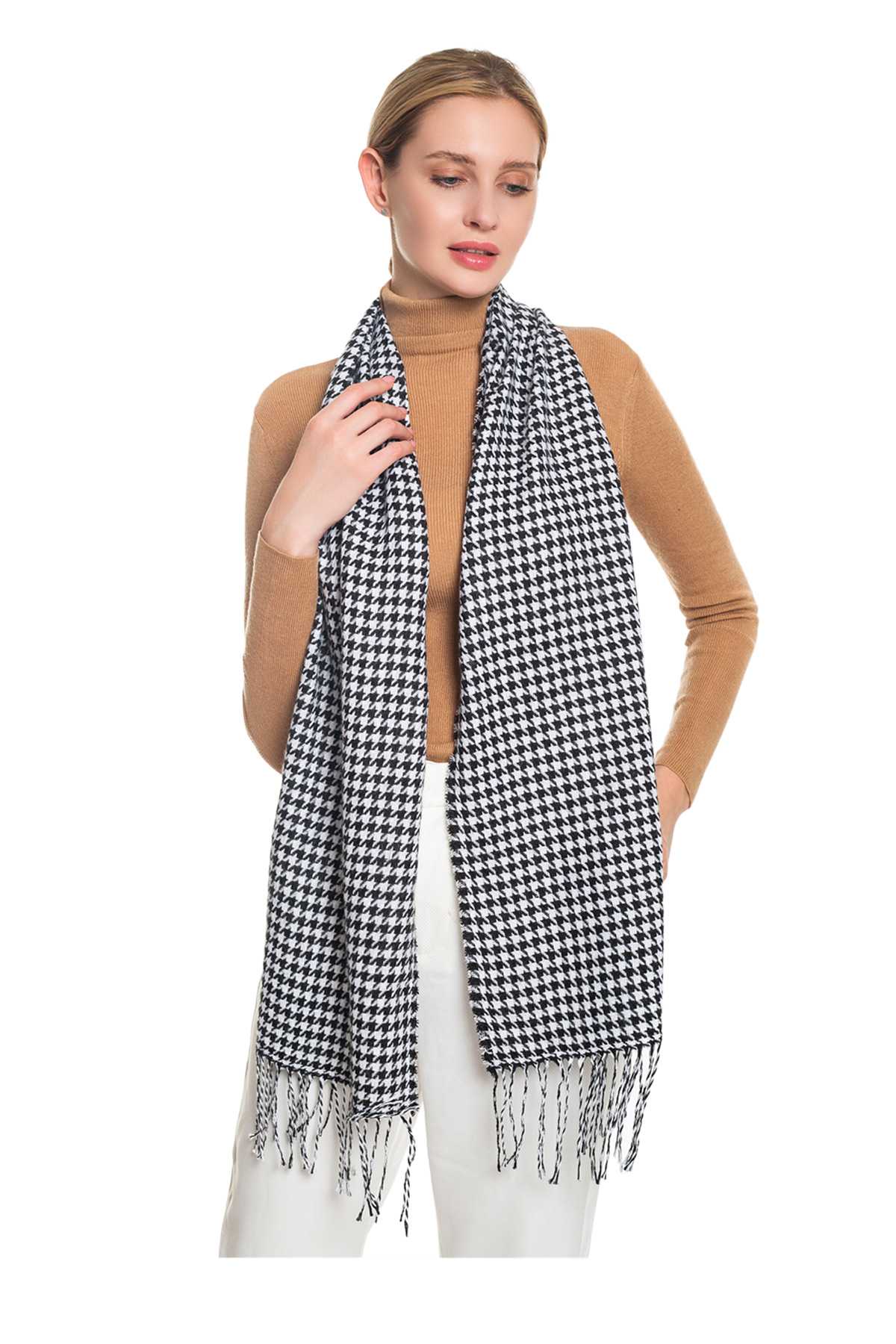 Houndstooth Pattern Scarf with Fringe